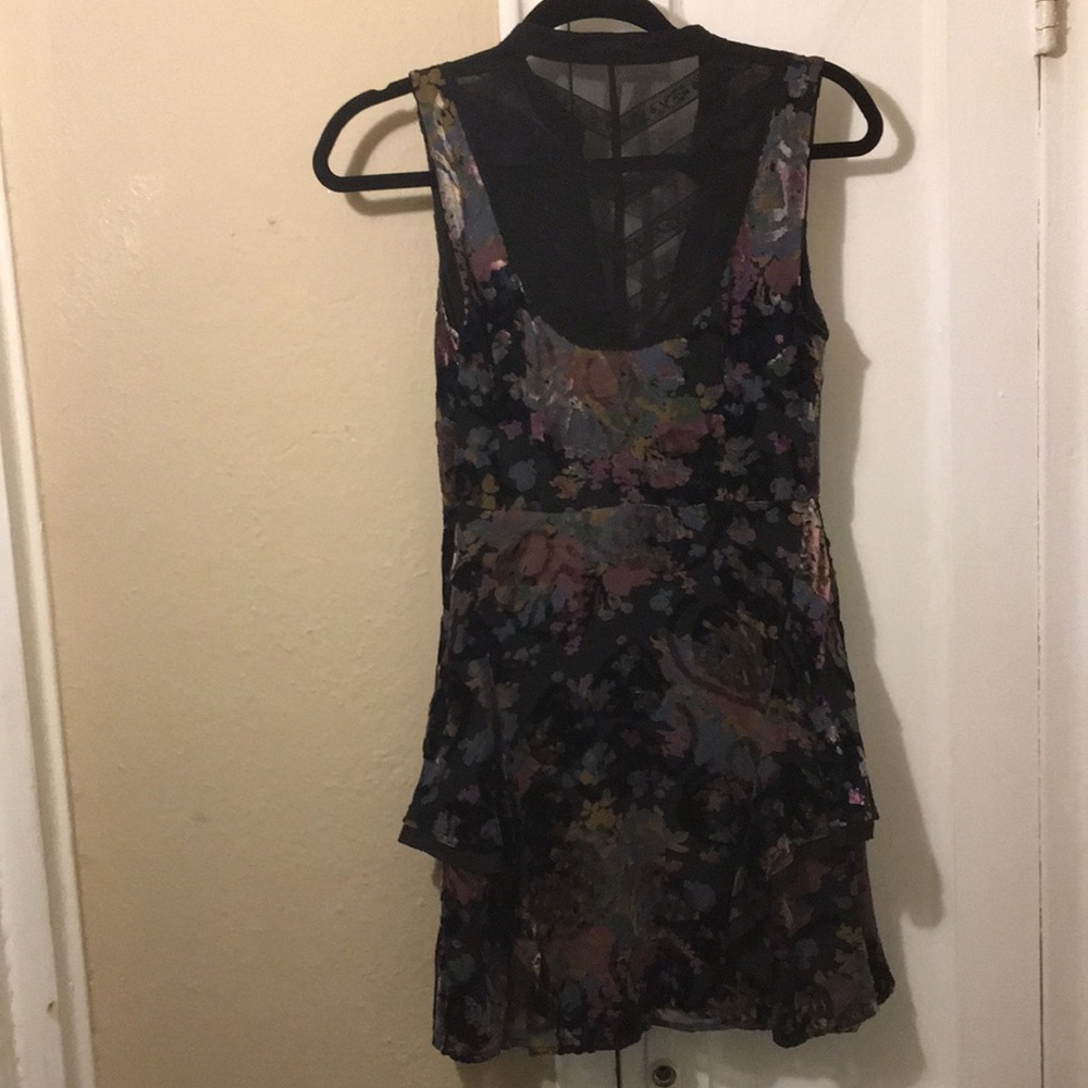 Free People brand Beautiful rayon & silk  , sleeveless floral print - Picture 2 of 10